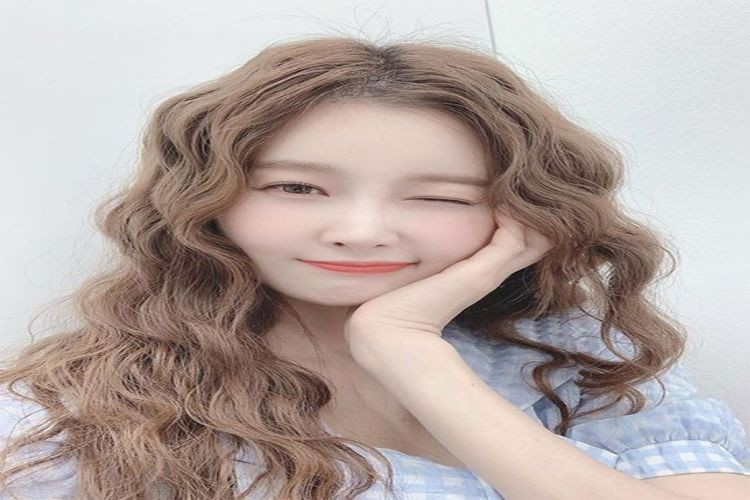 14. Kiểu Tóc Uốn Gợn Sóng Dễ Thương