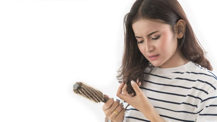 Nhẹ nhàng khi chải tóc