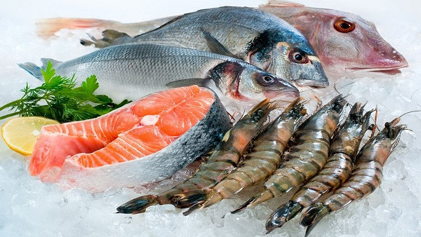 Những thực phẩm nên kiêng khi điều trị da đầu ngứa và nổi mụn